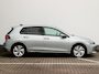 Volkswagen Golf 1.5 eHybrid Life Edition | 360 camera | Stoel en stuurwielverwarming | Elektrisch verstelbare bestuurdersstoel + memory | dodehoekdetectie | Navigatie via telefoon |