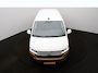 Volkswagen Transporter 2.0 TDI L2H1 32 DC Bulli Automaat - Navigatie - Trekhaak- Camera - 2x schuifdeur - LED - Sidebars - Elektrisch bedienbare achterklep - Stoelverwarming
