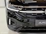 Volkswagen T-Roc 1.5 TSI R-Line | Pano | IQ Matrix | Black Style | 19" | Stuurverwarming | Camera | Sfeer | Travel Assist | ACC | Leder dash | Elektrische achterklep
