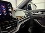 Volkswagen T-Roc 1.5 TSI R-Line | Pano | IQ Matrix | Black Style | 19" | Stuurverwarming | Camera | Sfeer | Travel Assist | ACC | Leder dash | Elektrische achterklep