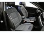 Kia Niro EV e-Niro DynamicLine 64 kWh Camera 100% SOH Warmtepomp Stoelverwarming Keyless