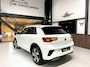Volkswagen T-Roc 1.5 TSI R-Line/ Camera/ Massage/ IQ LED/ 18''LMV/ CarPlay