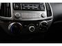 Hyundai i20 1.2i i-Drive/ APK 10-2027!/ 5-Drs/ Airco/ C.V. Afstand/ Elek. pakket/ Isofix/ Armsteun/ AUX & USB/ Multi. Stuur/ LED Dagrijverl./ Mistl.