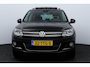 Volkswagen Tiguan 1.4 TSI Sport&Style/ HISTORIE!/ Ketting verv!/ Trekhaak/ 17'' LMV/ Bi-Xenon/ Lane-Assist./ Panorama-Dak/ Alcantara/ PDC V+A/ Extra getint glas/ Bluetooth/ Multi. LEDER. Stuur/ Mistl./ LED Dagrijverl.