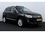 Volkswagen Tiguan 1.4 TSI Sport&Style/ HISTORIE!/ Ketting verv!/ Trekhaak/ 17'' LMV/ Bi-Xenon/ Lane-Assist./ Panorama-Dak/ Alcantara/ PDC V+A/ Extra getint glas/ Bluetooth/ Multi. LEDER. Stuur/ Mistl./ LED Dagrijverl.