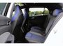 Volkswagen Golf 2.0 TSI R 4Motion / Panoramadak / Camera / Sportuitlaat / 19'' / Matrix LED / Keyless / CarPlay / Stoelverwarming / Dodehoek / DAB / ACC