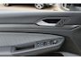 Volkswagen Golf 2.0 TSI R 4Motion / Panoramadak / Camera / Sportuitlaat / 19'' / Matrix LED / Keyless / CarPlay / Stoelverwarming / Dodehoek / DAB / ACC