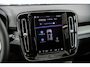 Volvo EX40 Volvo EX40 Single Motor Extended Range Ultra Black Edition Europa | Harman Kardon audio | 20" | Schuif-/kanteldak | Getint Glas | Elektrische stoelverstelling | Nubuck bekleding | Adaptive Cruise Control | Dodehoekdetectie |