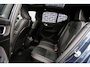 Volvo EX40 Volvo EX40 Single Motor Extended Range Ultra Black Edition Europa | Harman Kardon audio | 20" | Schuif-/kanteldak | Getint Glas | Elektrische stoelverstelling | Nubuck bekleding | Adaptive Cruise Control | Dodehoekdetectie |