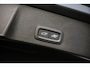 Volvo EX40 Volvo EX40 Single Motor Extended Range Ultra Black Edition Europa | Harman Kardon audio | 20" | Schuif-/kanteldak | Getint Glas | Elektrische stoelverstelling | Nubuck bekleding | Adaptive Cruise Control | Dodehoekdetectie |