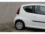 Peugeot 107 1.0 12V Active Premium Automaat / Airco / LED dagrijverlichting / Elektrische ramen / enz.