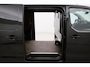 Toyota ProAce Worker 2.0 D-4D L1 Professional | Trekhaak | Dodehoek detectie | Stoel-/stuurverwarming | Dubbele schuifdeur | Navigatie | Apple Carplay / Android Auto | Keyless | Parkeersensoren voor/achter | Camera | LED koplampen | 17 inch | 3-zits | Betonplex | Triplex beplating