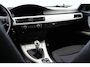 BMW 3-Serie 318i Business Line / Nieuwe Banden + Remmen / All-in prijs!