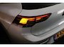 Volkswagen Golf 1.5 eTSI 150pk DSG Life Panoramadak Navigatie Stoelverwarming Adaptive Cruise