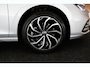 Volkswagen Golf 1.5 eTSI 150pk DSG Life Panoramadak Navigatie Stoelverwarming Adaptive Cruise