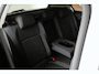 Volkswagen Golf 1.5 eTSI 150pk DSG Life Panoramadak Navigatie Stoelverwarming Adaptive Cruise