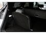 Peugeot e-5008 GT Long Range 97 kWh 7p | SOH 97% | Panorama/schuifdak | Luxe stoelen | Warmtepomp | All season | Massage |