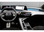 Peugeot e-5008 GT Long Range 97 kWh 7p | SOH 97% | Panorama/schuifdak | Luxe stoelen | Warmtepomp | All season | Massage |