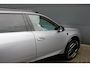 Peugeot e-5008 GT Long Range 97 kWh 7p | SOH 97% | Panorama/schuifdak | Luxe stoelen | Warmtepomp | All season | Massage |