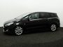 Ford S-Max 1.5 ST-Line 7p. Apple Carplay/Android Auto, Cruise control, Verwarmde voorruit, Parkeersensor voor en achter, Een sportieve en ruime gezinsauto die comfort, dynamiek en praktisch gebruiksgemak moeiteloos combineert. De 1.5 EcoBoost-benzinemotor biedt vlotte prestaties, terwijl de zeven zitplaatsen vo