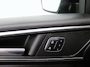 Ford S-Max 1.5 ST-Line 7p. Apple Carplay/Android Auto, Cruise control, Verwarmde voorruit, Parkeersensor voor en achter, Een sportieve en ruime gezinsauto die comfort, dynamiek en praktisch gebruiksgemak moeiteloos combineert. De 1.5 EcoBoost-benzinemotor biedt vlotte prestaties, terwijl de zeven zitplaatsen vo