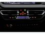 BMW 1-Serie 118i Executive Edition (CAMERA, SFEERVERLICHTING, NAVIGATIE CARPLAY, DIGITALE COCKPIT)