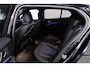 BMW 1-Serie 118i Executive Edition (CAMERA, SFEERVERLICHTING, NAVIGATIE CARPLAY, DIGITALE COCKPIT)