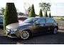 Mercedes-Benz A-klasse 180 Advantage Autom Half Leder Sportst Stoelverw Navi Camera Clima Apple Carplay Cruis 2x PDC LMV ENZ