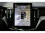 Volvo XC60 T6 Plug-in hybrid AWD Ultra Black Edition | Head-up display | Adaptive Cruise & Pilot Assist | Luchtvering | Panoramisch Schuif-/Kanteldak | 360-Camera | Harman Kardon Premium Audio | Draadloze Telefoonlader