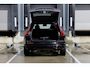 Volvo XC60 T6 Plug-in hybrid AWD Ultra Black Edition | Head-up display | Adaptive Cruise & Pilot Assist | Luchtvering | Panoramisch Schuif-/Kanteldak | 360-Camera | Harman Kardon Premium Audio | Draadloze Telefoonlader