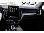 Volvo XC60 T6 Plug-in hybrid AWD Ultra Black Edition | Head-up display | Adaptive Cruise & Pilot Assist | Luchtvering | Panoramisch Schuif-/Kanteldak | 360-Camera | Harman Kardon Premium Audio | Draadloze Telefoonlader