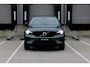 Volvo XC40 B4 Plus Dark | DEMO DEAL | Panoramadak | Elektrisch Verstelbare Voorstoelen | Getint Glas Achter | Keyless | Elektrische Achterklep | Premium audio by Harman Kardon | Stoelverwarming | Stuurverwarming | Volvo UX Infotainment | Adaptieve Cruise Control | Pilot Assist | BLIS