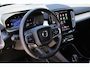 Volvo XC40 B4 Plus Dark | Trekhaak | Verwarmbare voorstoelen en stuurwiel | Premium audio by Harman Kardon | Adaptieve cruise control |