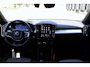 Volvo XC40 B4 Plus Dark | Trekhaak | Verwarmbare voorstoelen en stuurwiel | Premium audio by Harman Kardon | Adaptieve cruise control |