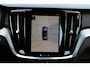 Volvo V60 T6 Plug-in hybrid AWD Plus Dark | Head-up Display | Panoramadak | 360 Graden Camera | 19-Inch Lichtmetalen Velgen | Getint Glas Achter | Nappa Leder/Open Grid Textiel Bekleding| Adaptieve Cruise Control | Pilot Assist | Keyless Entry | Elektrische Achterklep | Stuurverwarming | Stoelverwarming Voor en Achter
