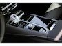 Volvo V60 T6 Plug-in hybrid AWD Plus Dark | Head-up Display | Panoramadak | 360 Graden Camera | 19-Inch Lichtmetalen Velgen | Getint Glas Achter | Nappa Leder/Open Grid Textiel Bekleding| Adaptieve Cruise Control | Pilot Assist | Keyless Entry | Elektrische Achterklep | Stuurverwarming | Stoelverwarming Voor en Achter