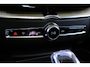 Volvo XC60 T6 Plug-in hybrid AWD Plus Dark | Panoramadak | Trekhaak | 360 graden camera | Verwarmbare voorstoelen en achterbank | Premium audio by Harman Kardon | Head-up display |