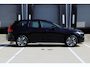 Volvo XC60 T6 Plug-in hybrid AWD Plus Dark | Panoramadak | Trekhaak | 360 graden camera | Verwarmbare voorstoelen en achterbank | Premium audio by Harman Kardon | Head-up display |