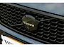 Volvo XC40 B4 Plus Black Edition | Verwarmbare voorstoelen | Verwarmbaar stuurwiel | Premium audio by Harman Kardon | Panoramadak | Rondom zichtcamera | Verwarmbare voorruit | 20 inch Lichtmetalen velgen | Alarmklasse 3