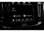 Volvo XC40 B4 Plus Black Edition | Verwarmbare voorstoelen | Verwarmbaar stuurwiel | Premium audio by Harman Kardon | Panoramadak | Rondom zichtcamera | Verwarmbare voorruit | 20 inch Lichtmetalen velgen | Alarmklasse 3