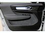Volvo XC40 B4 Plus Dark | Trekhaak | Verwarmbare voorstoelen en stuurwiel | Premium audio by Harman Kardon | Adaptieve cruise control | Verwarmbare voorruit | Keyless | Elektrische achterklep | Apple carplay/Android auto