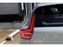 Volvo XC40 B4 Plus Dark | Trekhaak | Verwarmbare voorstoelen en stuurwiel | Premium audio by Harman Kardon | Adaptieve cruise control | Verwarmbare voorruit | Keyless | Elektrische achterklep | Apple carplay/Android auto