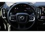 Volvo XC40 B4 Plus Dark | Trekhaak | Verwarmbare voorstoelen en stuurwiel | Premium audio by Harman Kardon | Adaptieve cruise control | Verwarmbare voorruit | Keyless | Elektrische achterklep | Apple carplay/Android auto