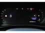 Volvo XC40 B4 Plus Dark | Trekhaak | Verwarmbare voorstoelen en stuurwiel | Premium audio by Harman Kardon | Adaptieve cruise control | Verwarmbare voorruit | Keyless | Elektrische achterklep | Apple carplay/Android auto