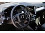 Volvo XC40 B4 Plus Dark | Trekhaak | Verwarmbare voorstoelen en stuurwiel | Premium audio by Harman Kardon | Adaptieve cruise control | Verwarmbare voorruit | Keyless | Elektrische achterklep | Apple carplay/Android auto