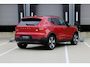 Volvo XC40 T4 Recharge Inscription | Premium audio by Harman Kardon | Adaptieve cruise control | Elektrische voorstoelen | Verwarmbare voorruit | Draadloze telefoonlader  | Extra getint glas achter |