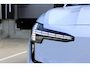 Volvo EX30 Single Motor Extended Range Plus | Verwarmbare voorstoelen en stuurwiel | Premium Audio by Harman Kardon | Adaptieve Cruise Control & Pilot Assist | Elektrisch bedienbare achterklep | Parkeersensoren voor en achter & camera | Apple carplay / Android auto | 19 inch Lichtmetalen velgen | Warmtepomp