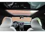 Volvo EX40 Single Motor Extended Range Ultra Europa 82 kWh | 45th Anniversary Edition | Panoramisch schuif-/ kanteldak | Harman Kardon | Elektrisch verstelbare voorstoelen met geheugen functie | 5 jaar garantie - (2 jaar extra fabrieksgarantie) | 20 inch lichtmetalen velgen | Extra getint glas achter | Verwarmde voorstoelen en stuurwiel | Pilot assist | Adaptieve cruise control