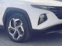 Hyundai Tucson 1.6 T-GDI PHEV Premium 4WD / Dealer Onderhouden / SOH 100 % / Lederen Bekleding / Navigatie / Electr. Stoelen met Geheugen / Stoelventilatie / Stuur-, Stoel- & Achterbankverwarming / Apple Carplay & Android Auto /