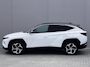 Hyundai Tucson 1.6 T-GDI PHEV Premium 4WD / Dealer Onderhouden / SOH 100 % / Lederen Bekleding / Navigatie / Electr. Stoelen met Geheugen / Stoelventilatie / Stuur-, Stoel- & Achterbankverwarming / Apple Carplay & Android Auto /